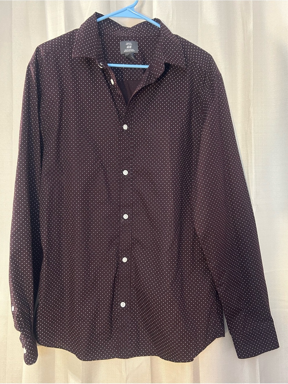 H&M Men's Slim Fit Easy-Iron Dress Shirt
Maroon Polka Dot Size L